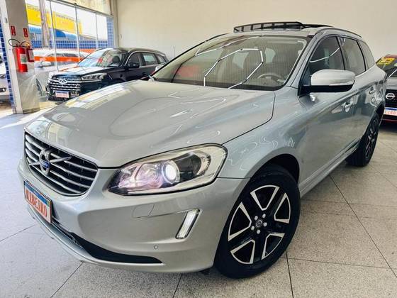 VOLVO XC60 2.0 T5 MOMENTUM GASOLINA 4P AUTOMÁTICO